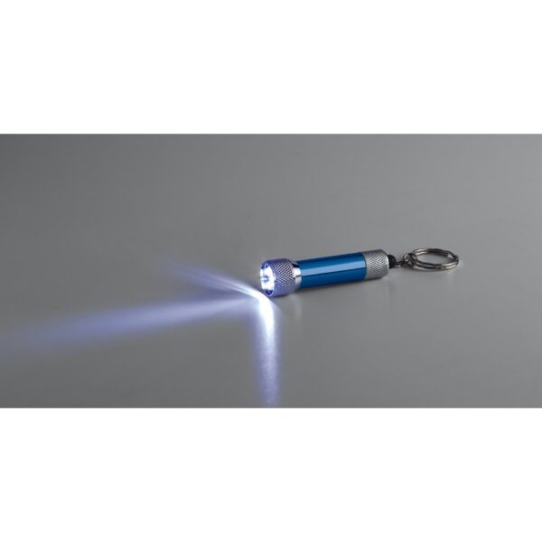 RE-LERGAN. Schlüsselanhänger aus Aluminium (92% recycelt) mit 3-Licht-LED-Taschenlampe – Bild 12
